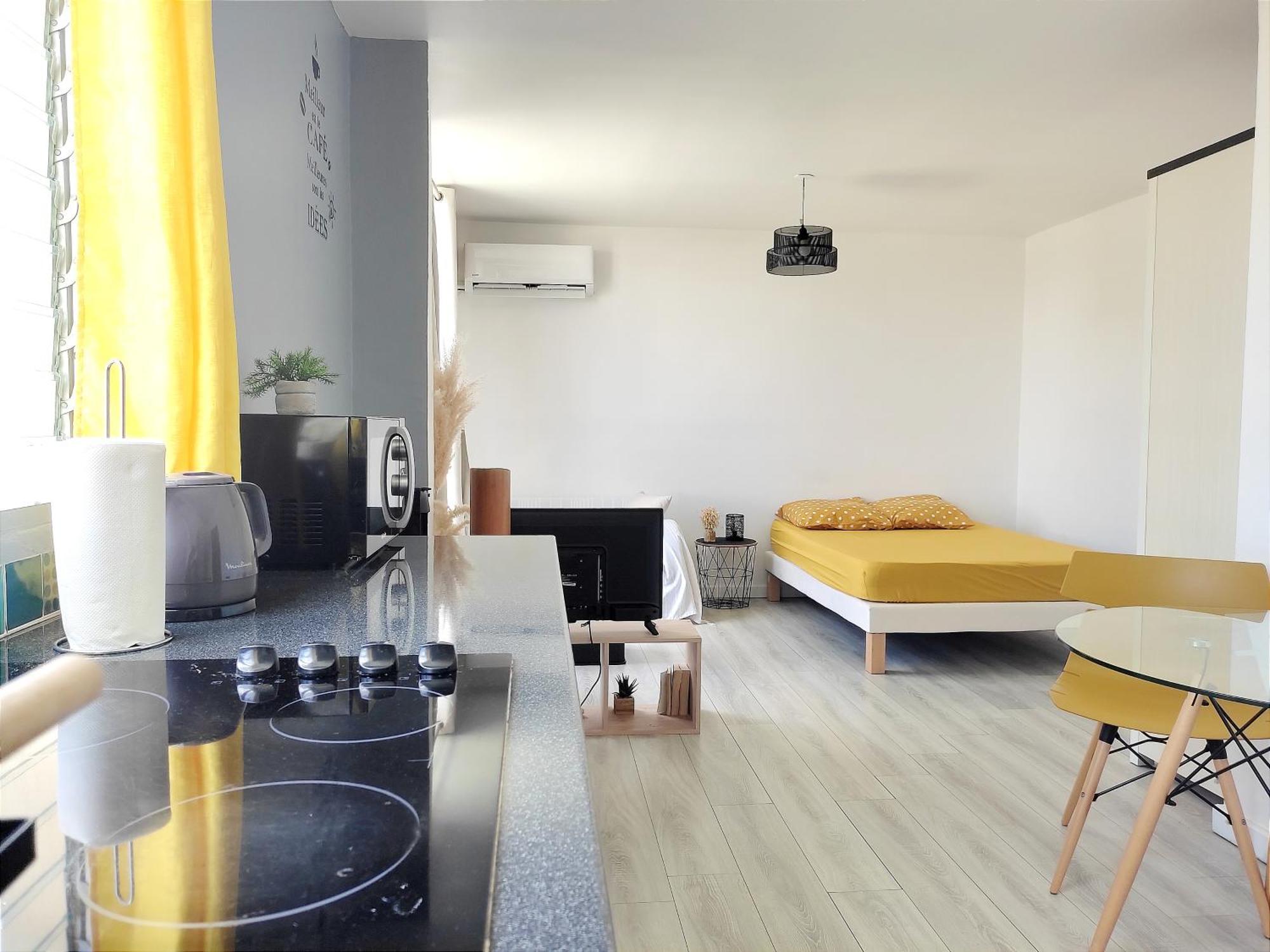 Charmant Studio Idealement Situe A La Marina Du Gosier Apartment Pointe-a-Pitre  Exterior photo